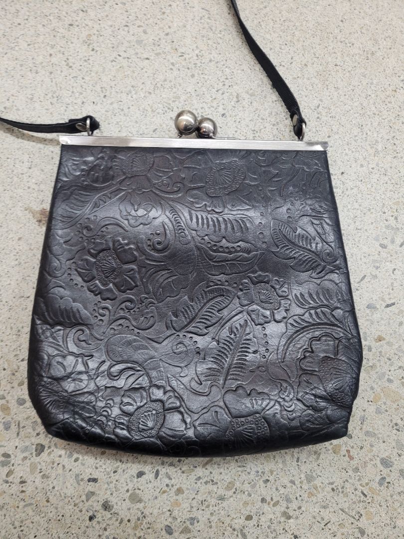 Black Briarwood Handbag