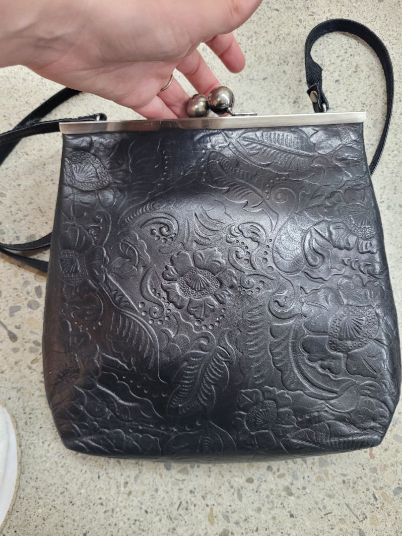 Black Briarwood Handbag