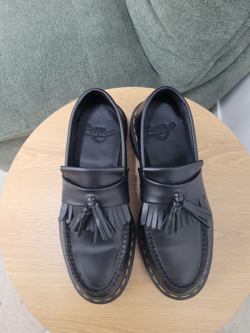 Black DR. Martens Adrian ys, 39