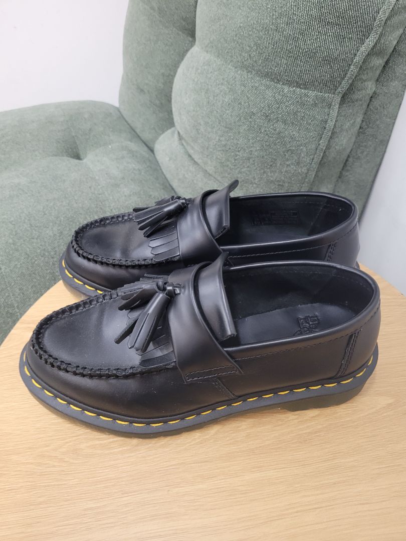 Black DR. Martens Adrian ys, 39