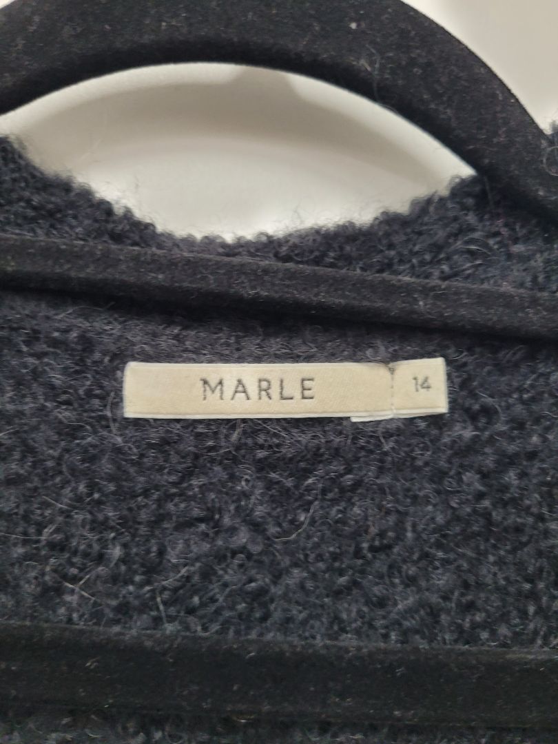 Black Marle Vest, 14