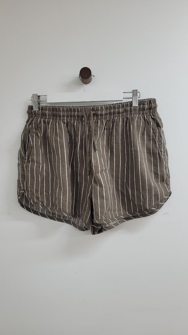 Green & White D-Luxe Shirt/shorts, M