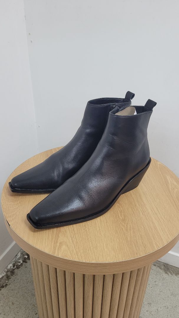 Black LA Tribe Boots, 40