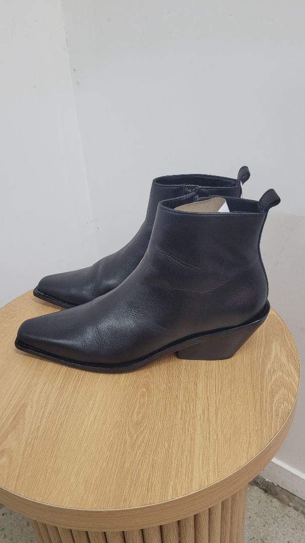 Black LA Tribe Boots, 40