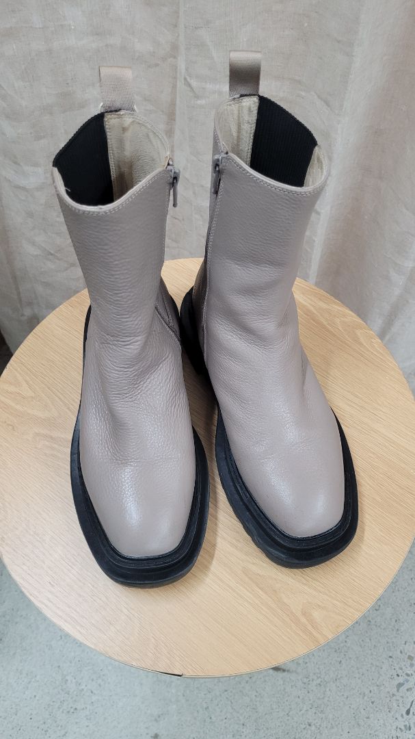 Grey Isabella Anselmi Boots, 38