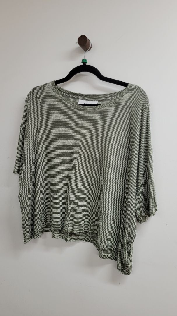Green and white Moochi Short Sleeve Top, M