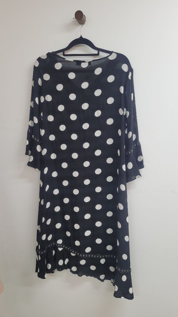 Black and white Lemon Tree Dress, 10