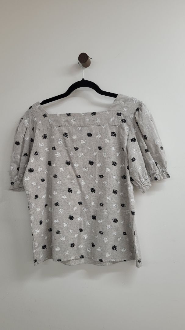 Grey Thing thing Short Sleeve Top, 10