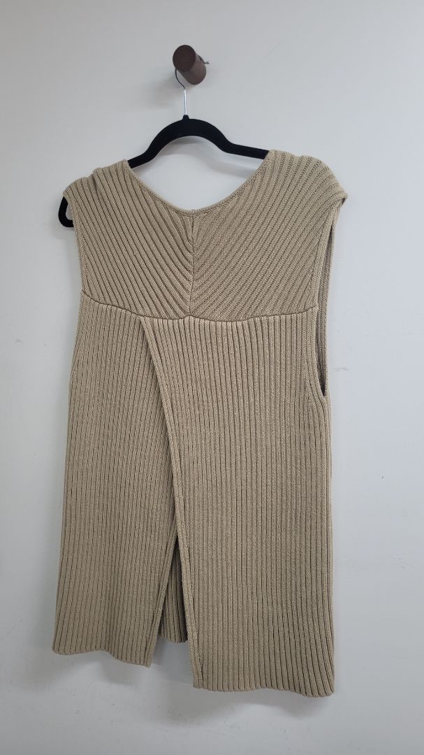 Brown Moochi Vest, M