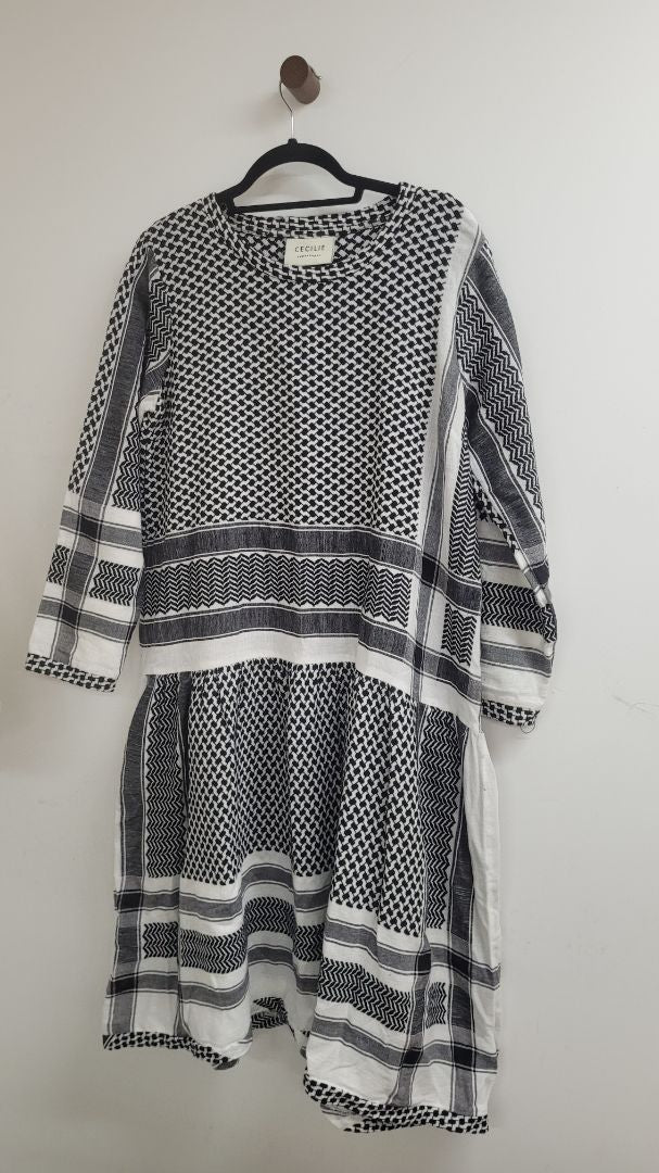 Black and white cecilie Dress, L