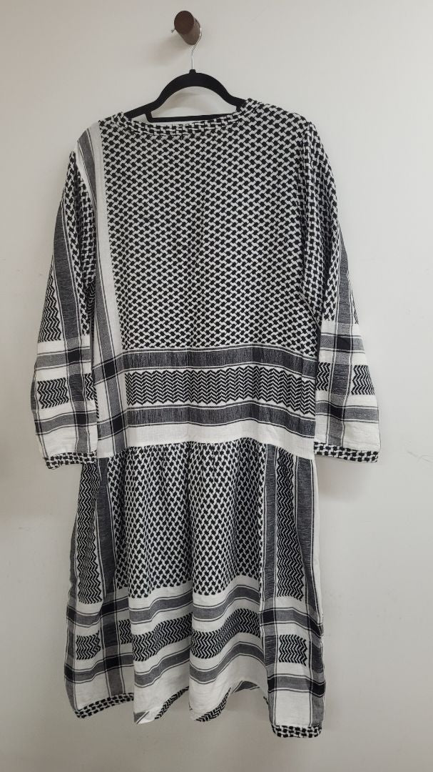 Black and white cecilie Dress, L