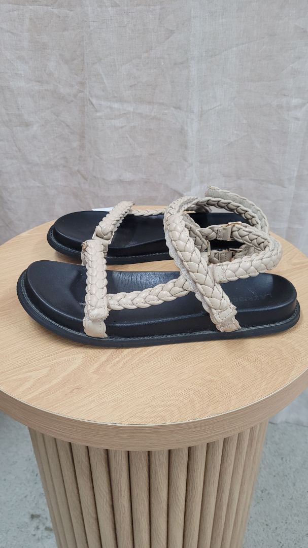 brown LA Tribe Shoes, 40