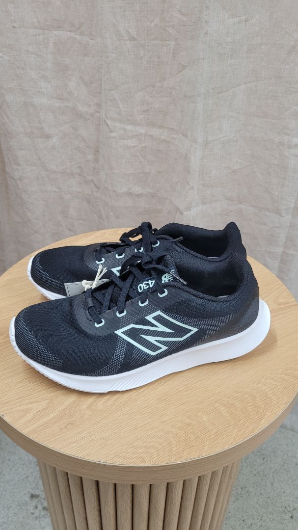Black New Balance Shoes, 40.5