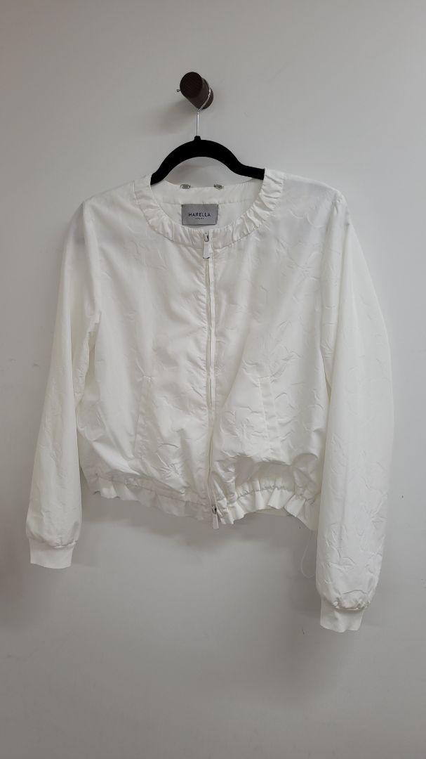 White Marella Bomber, 8