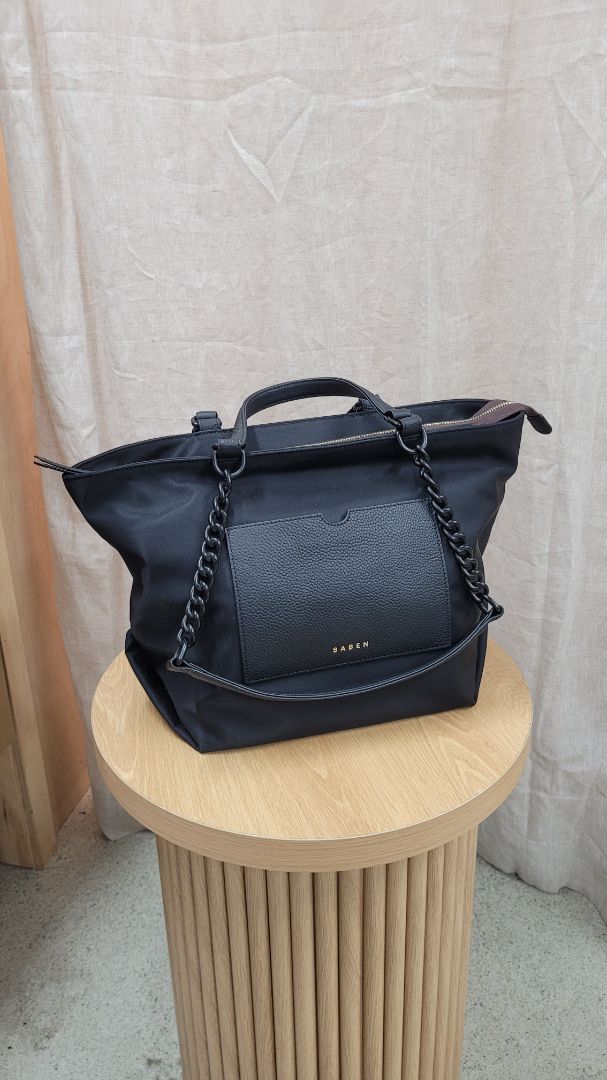 black saben Handbag