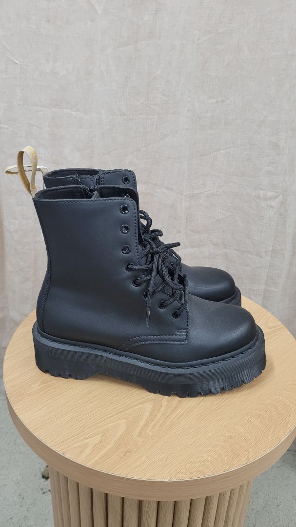 black Dr Martens Shoes, 40