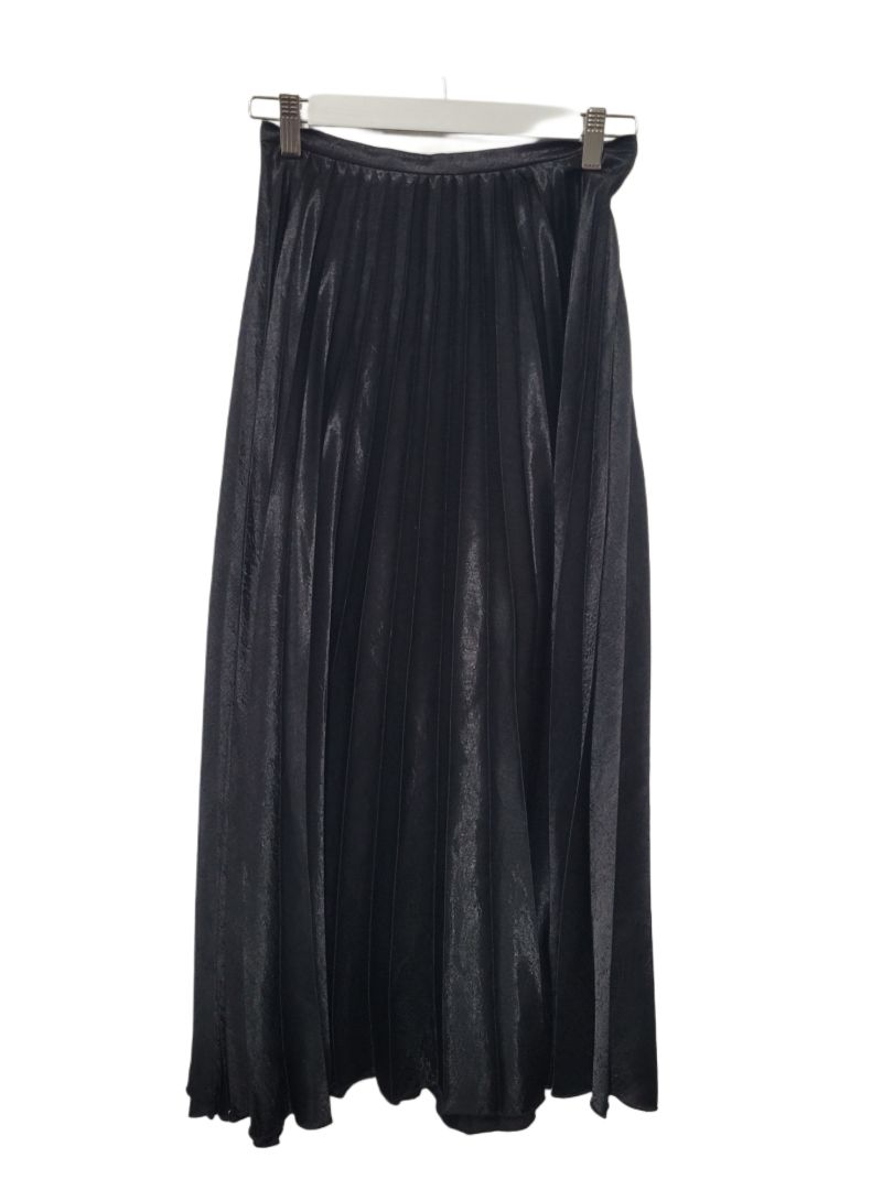 Black Ruby Pleated, 8